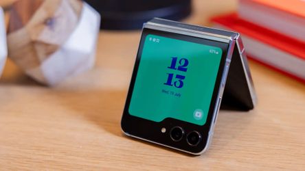  Z Flip 5 Just Dropped! Starting today form $379 or $1 Down – Save Over $600 with 1-Year Warranty