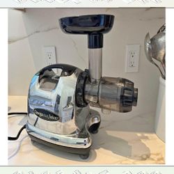 Omega Juicer - Clean Juice Every Day child collection