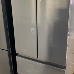 Hisense HRM145N6AVD 14.8-cu ft Refrigerator 8FP40