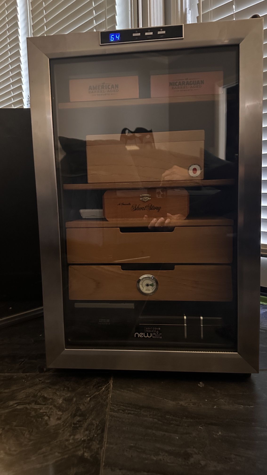 NewAir CC-300 Thermoelectric Cigar Humidor