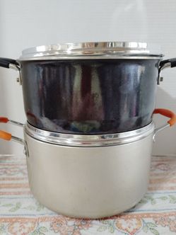 Two pans ,Dos oyas d Teflon  $10.00por las dos