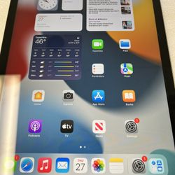iPad 9th Generation WiFi 64GB Good Condition Unlocked 