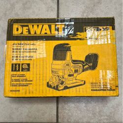 DEWALT 20V MAX XR Cordless Barrel Grip Jigsaw (Tool Only)