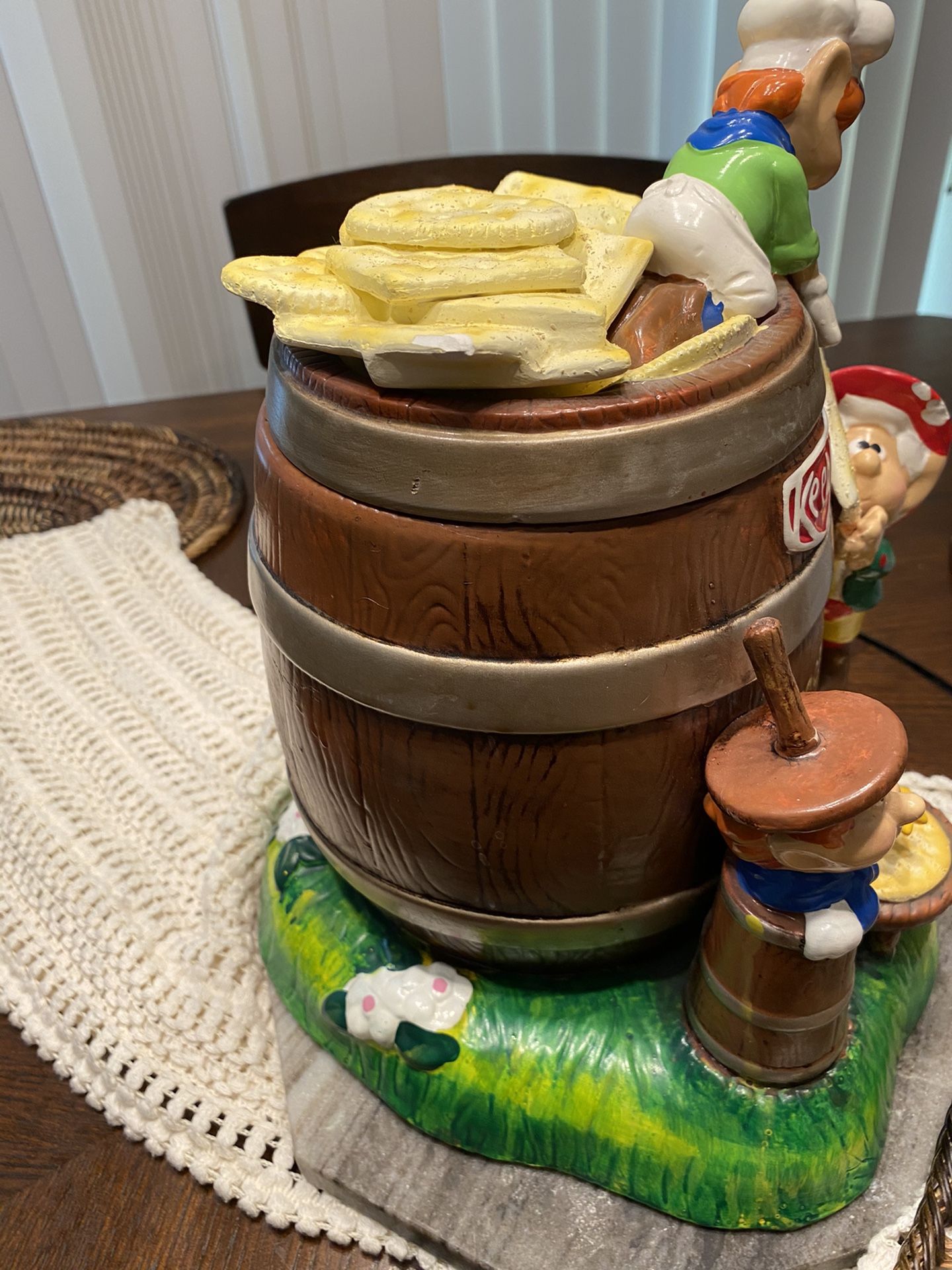 Keebler cookie jar collectible Cracker Barrel