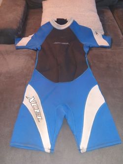 Size small Excel spring suit in great condition