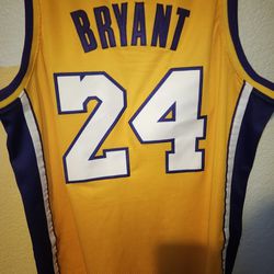 Kobe Bean Bryant Lakers Classic Basketball Jersey 