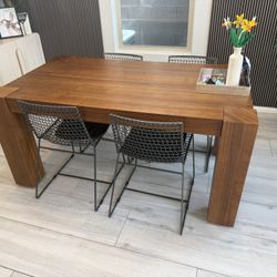 Kitchen Table and 4 Chairs 