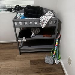 baby changing table 