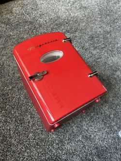 Frigidaire Mini Fridge 