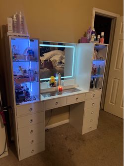 Almost New Adult Vanity