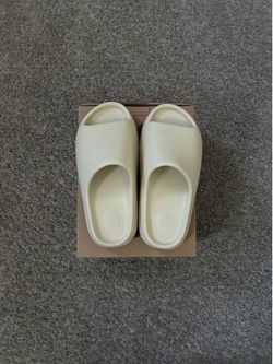 Yeezy Slide Bone READ DESCRIPTION