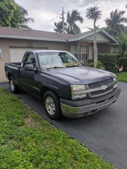 Chevrolet Silverado Regular Cab Pickup Truck