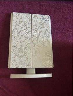 Sanrio Led Hk Trifold Mirror.