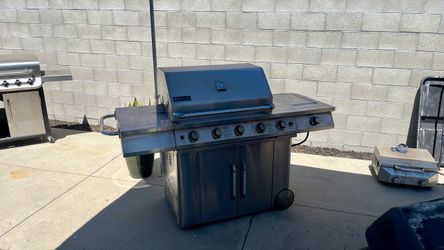 Jenn-Air Stainless Steel Gas Grill