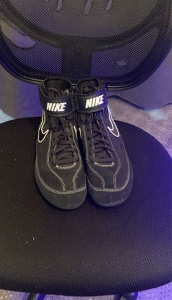 Nike wrestling shoes