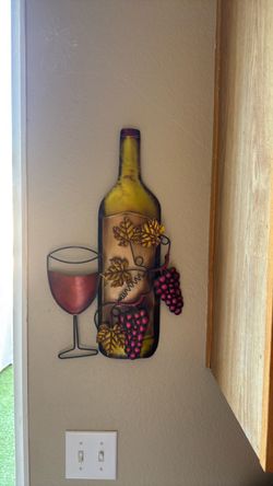 Metal wall hanging, wine/grapes