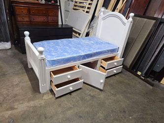 Twin bed and mattress
