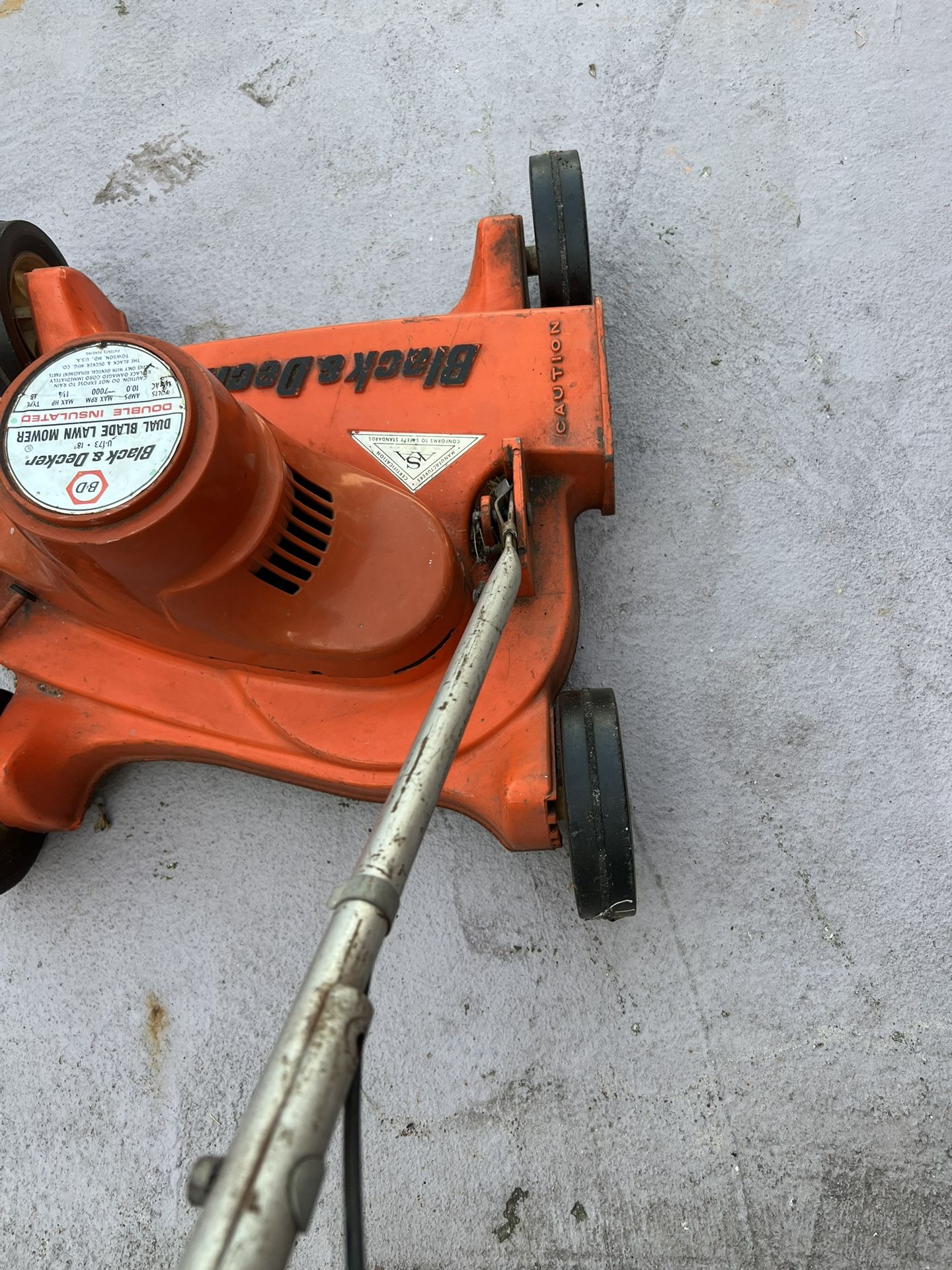 Vintage Black and Decker Electric Lawn mower Made In USA for Sale