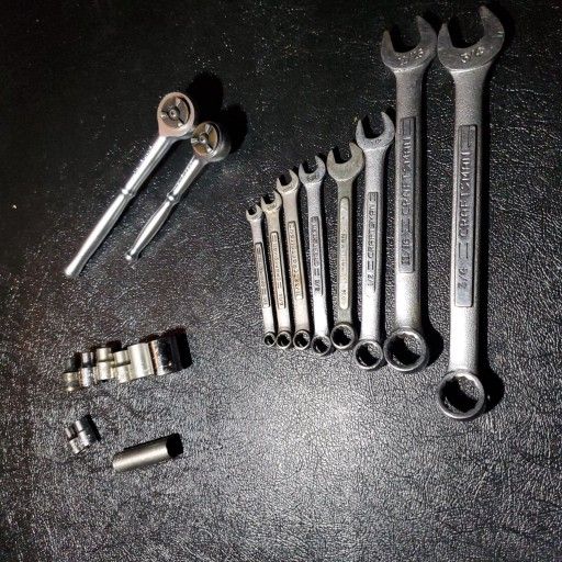 Craftsman usa tools mix ratchet & whrench & sockets