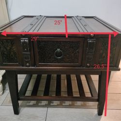 2 End Tables 