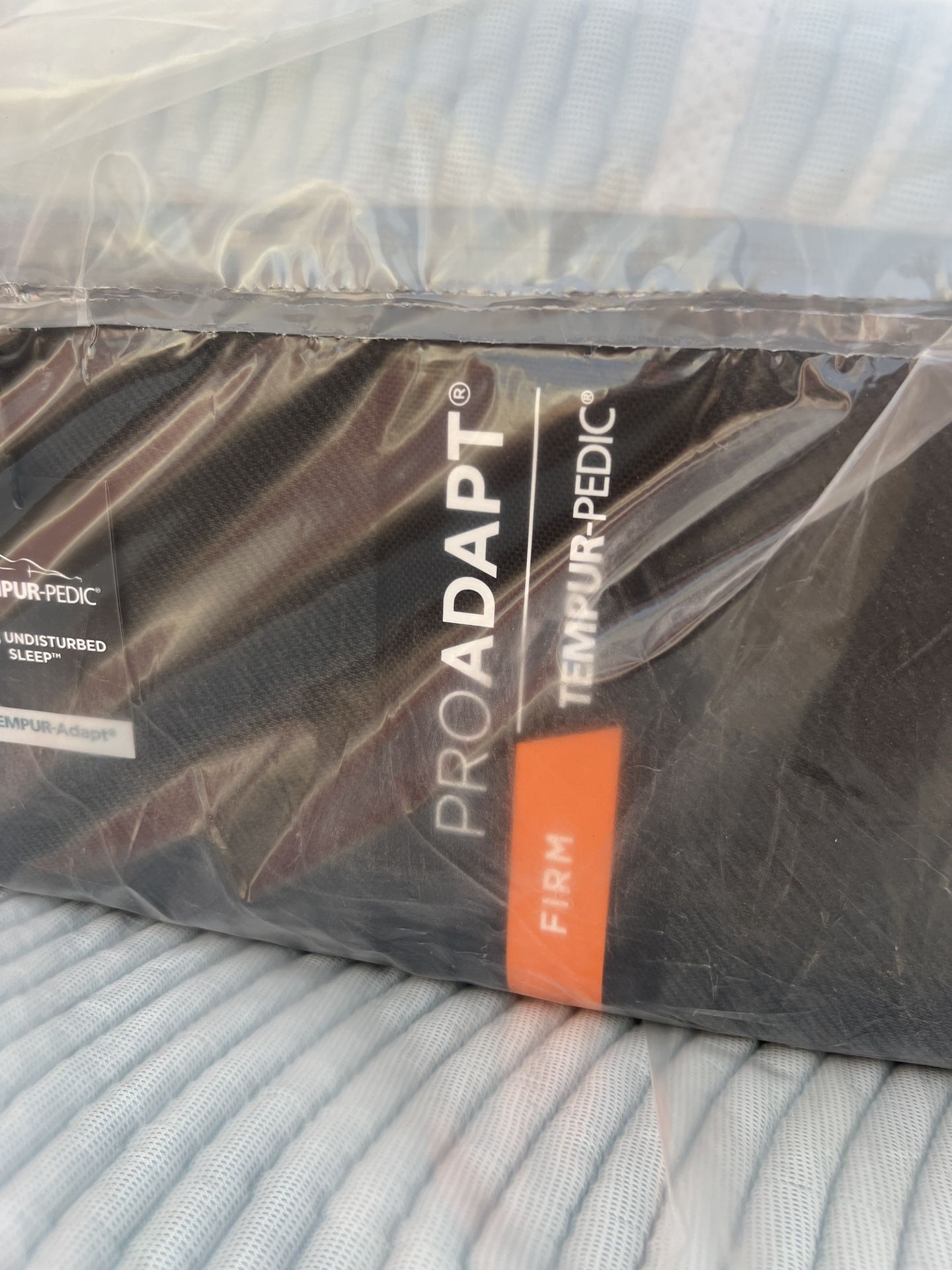 💯King Mattress Tempurpedic ProAdapt Firm 2.0 💯