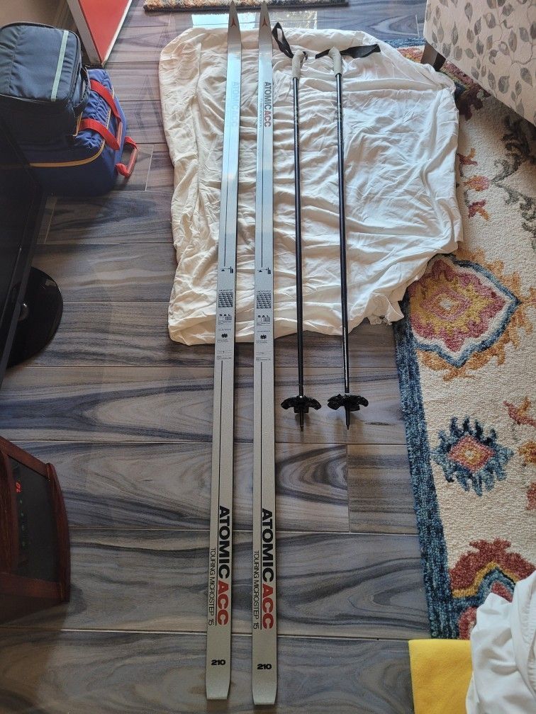 New & Unused Atomic ACC Touring Microstep 15 Cross Country Skis With Poles