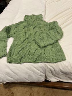 Elegant Green Cable Knit Turtleneck Sweater