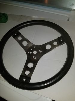 Round old style steering wheel
