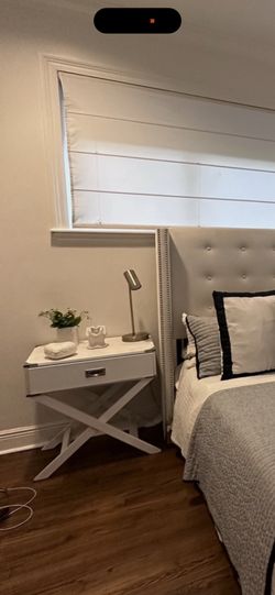 2 nightstands