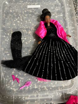 1998 Holiday barbie (Holiday collection) (collectors item)