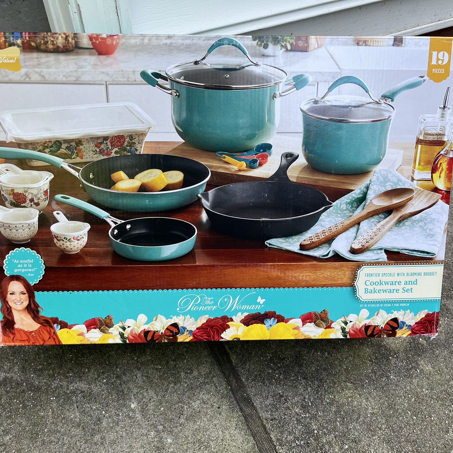 Pioneer Woman Cast iron Cookware Sets