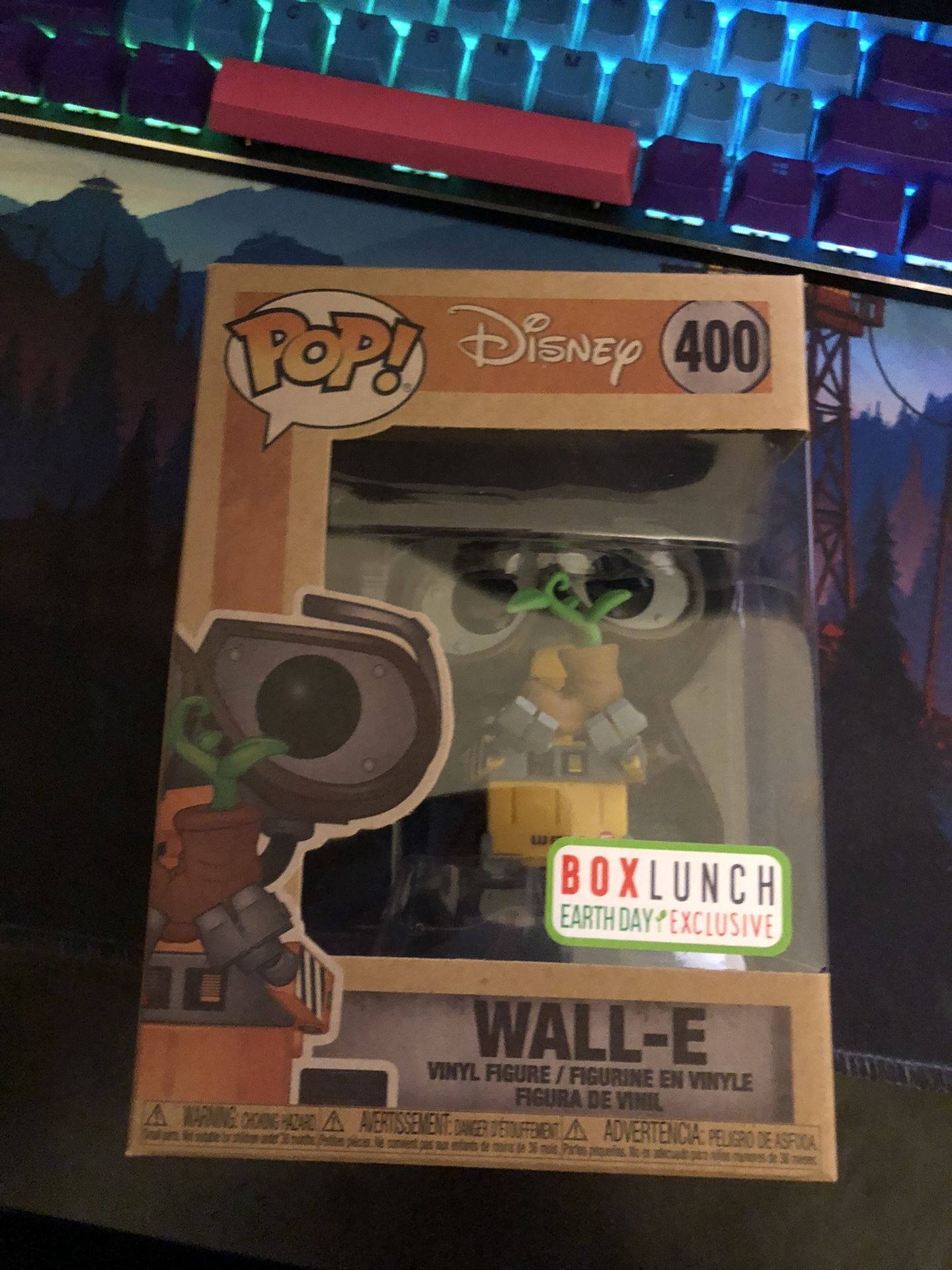 Wall-E Earth day BoxLunch Exclusive