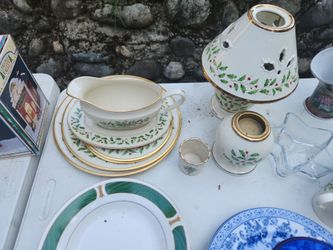 Christmas dish set