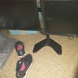 Dual Monitors With Stand 
