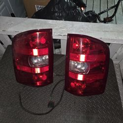 Gmc Sierra Or Chevy Silverado 2007 To 2014 Tail Lights 