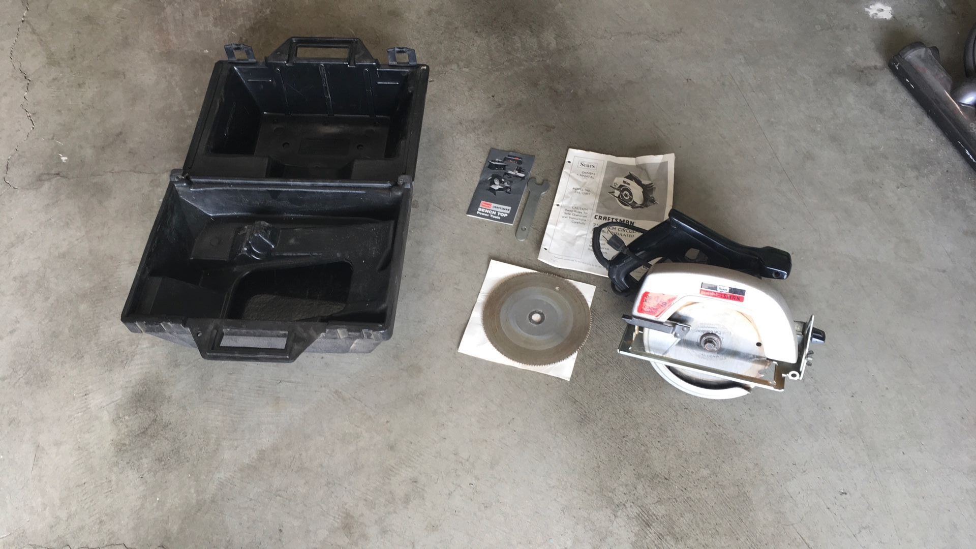 Craftsman 7 1/4 In Saw With Case
