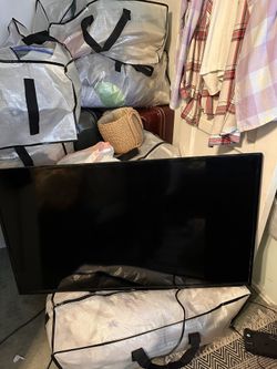 TCL Flat Screen TV – Works Great. TCL S325 40”