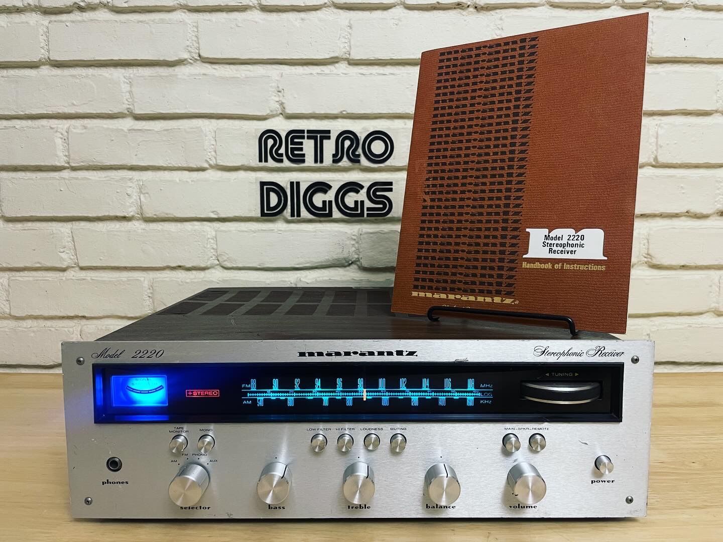 Vintage Marantz 2220 Stereo Receiver w/Orig Manual (partial recap)