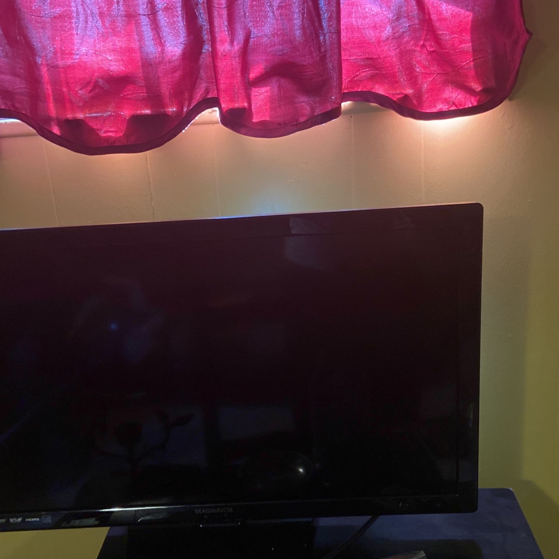 Magnavox 29ME403V LED HDTV, Slim, 29",