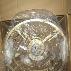 20" Gold FANDELIER WITH LIGHTS!!