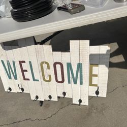 Wooden Welcome Sign With Hooks