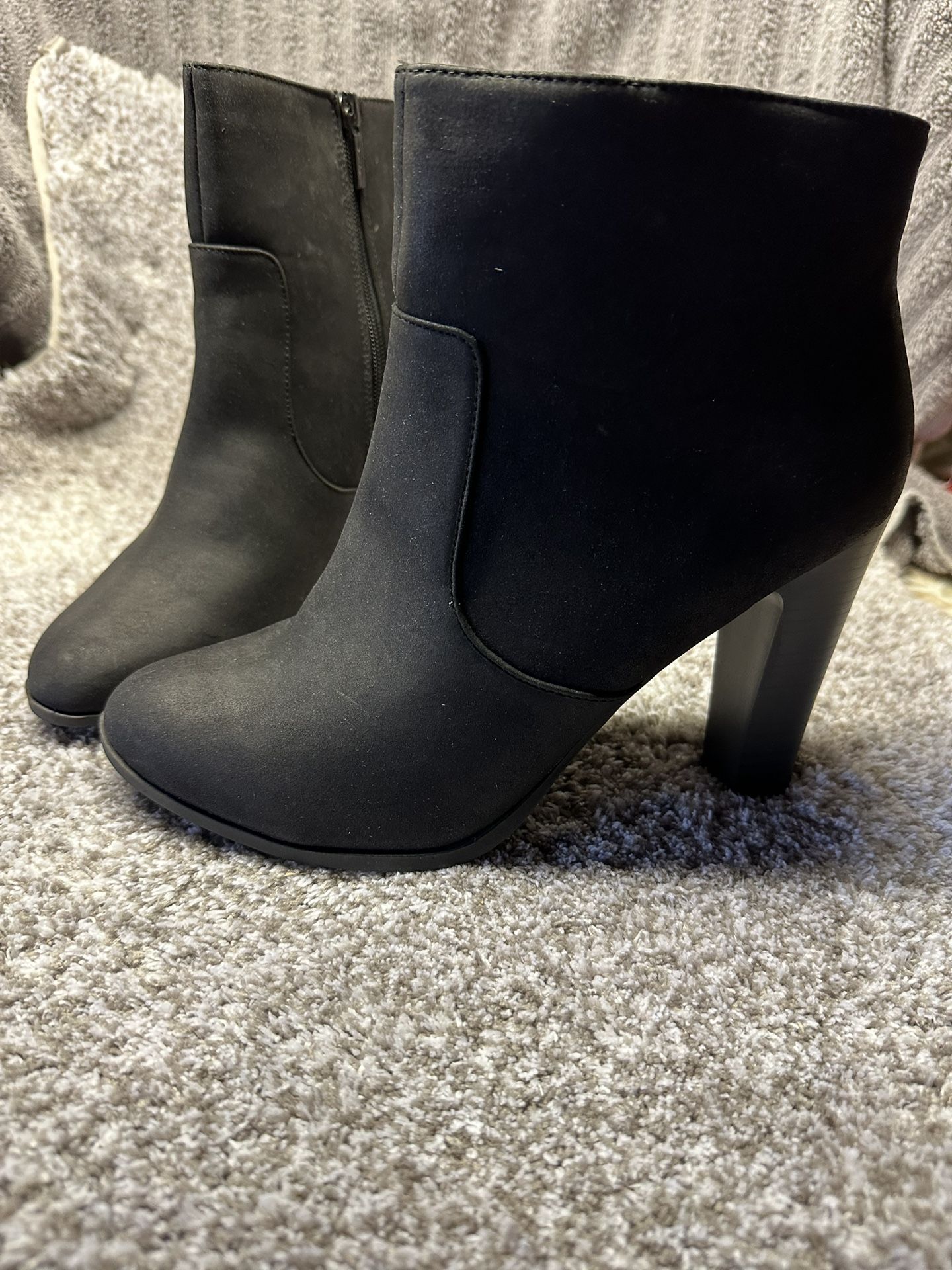 Boots Size 10 Fits More Like A 9 .