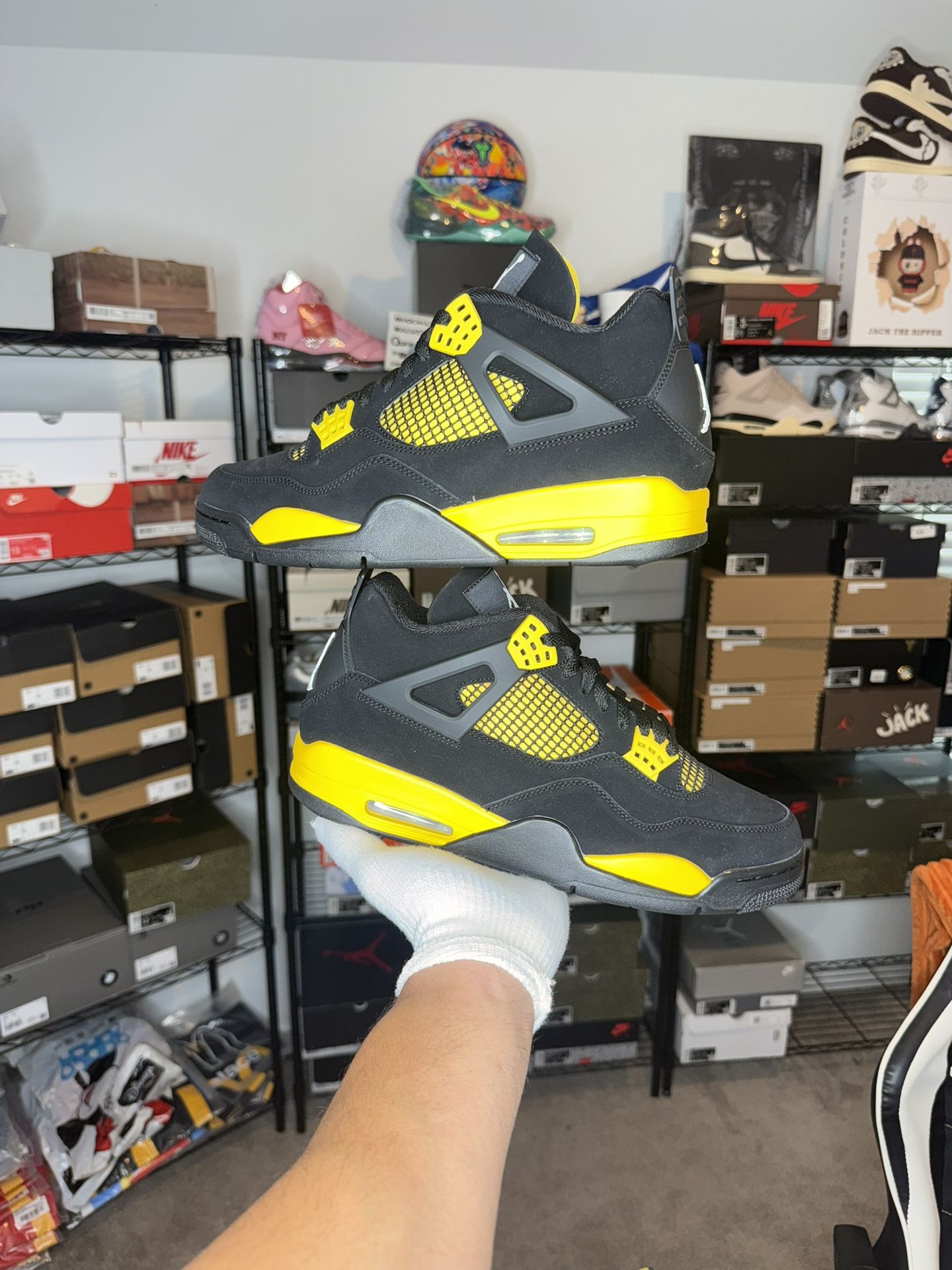 🔥 Air Jordan 4 “Thunder” (2023) – Men’s Size 12 – Brand New / DS