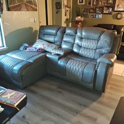 Leather Recliner Loveseat/Chase