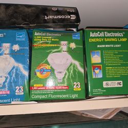 16 Light Bulbs And 3 Filters For Swimming Pool