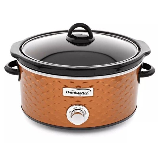 Brentwood Scallop Pattern 4.5 Quart Slow Cooker in Copper