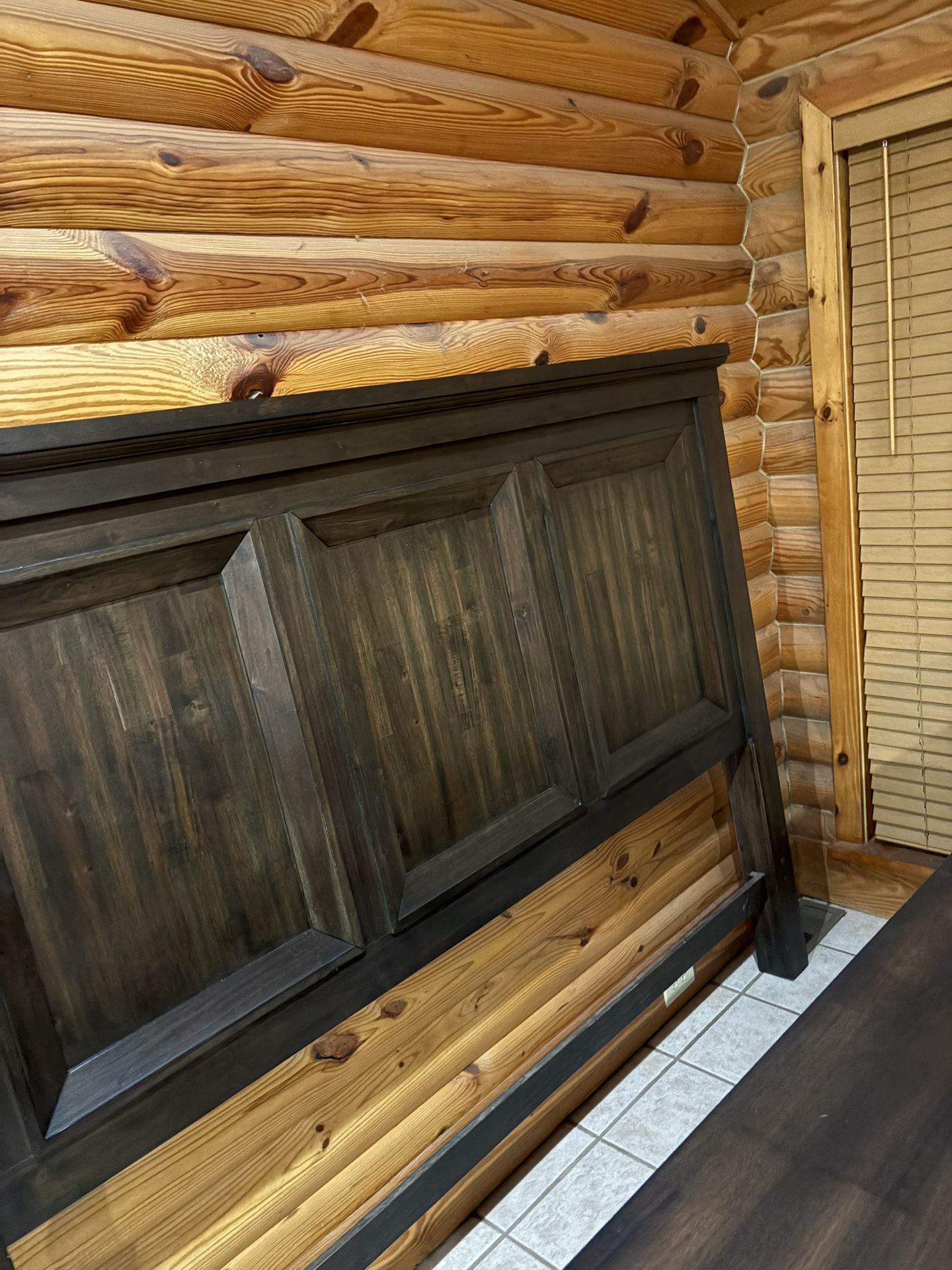 Solid Wood King Size bedroom Set 
