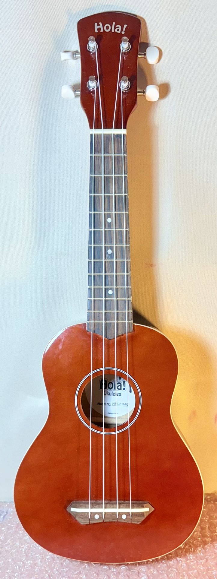 HOLA UKULELE