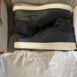 8.5 Nike Court Vision Mid WNTR