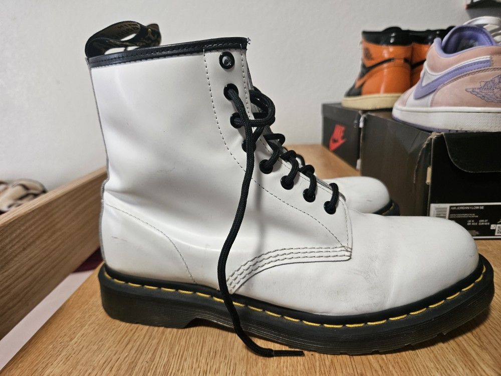 Doc Martens Mens Lace Up Boots, Size 10
